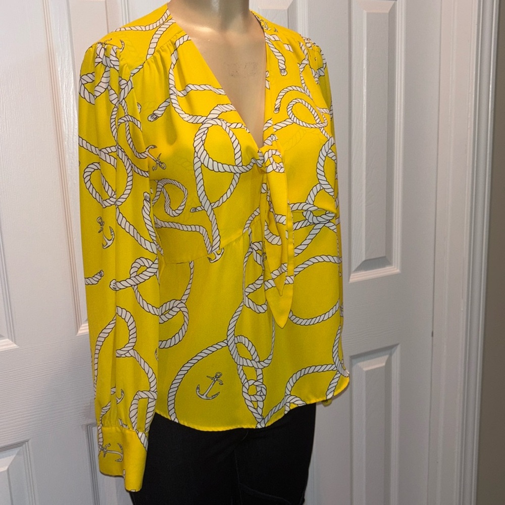CAbi #5707 Mia Reef Knot Sunny Ropes Yellow
Slim Long Sleeve Blouse - Picture 4 of 6